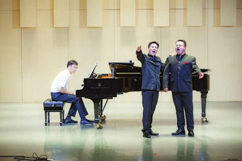 2018070108385814.jpg 邬百宁、张锦锋“男高音--中国经典作品音乐会”举办