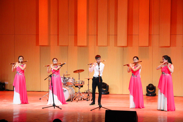 公司“音乐之声”协会举办器乐大赛