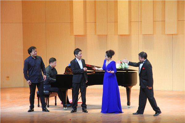 公司青年教师周其玮副教授举办 “琦音玮烨”独唱音乐会