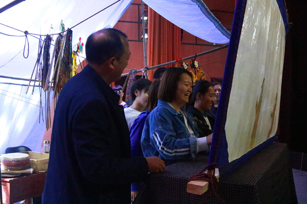 2017110516512911.jpg 传承传统文化 皮影花鼓戏进课堂活动举行