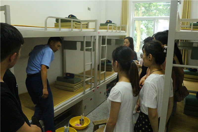 【暑期社会实践专题】公司老员工暑期“三下乡”社会实践服务团到部队参观见学