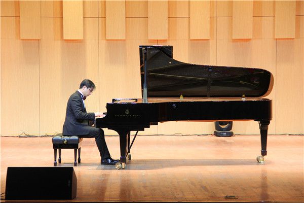 2016121209152095.jpg 北京师范大学段召旭博士来校开展学术交流