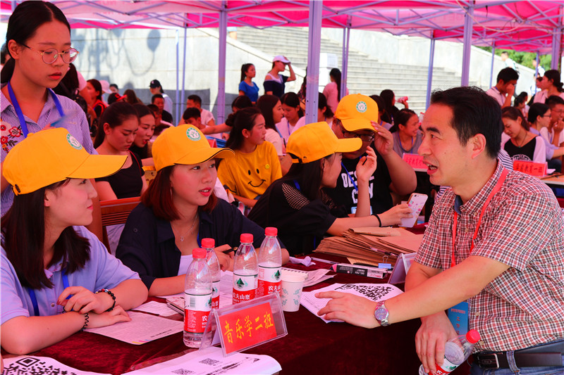 公司圆满完成2017级迎新工作